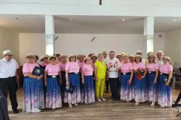 Letnie stroje zespołu Bojanovia zachwycają na koncertach w Sowie i Poniecu
