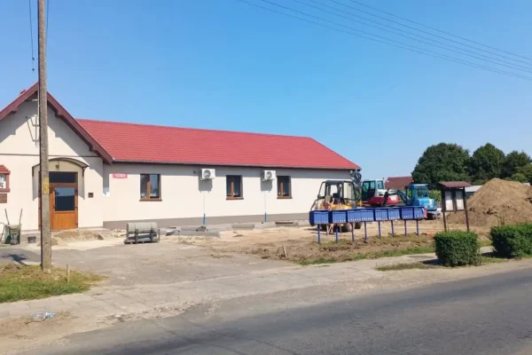 Rusza budowa parkingu przy sali wiejskiej w Zbarzewie