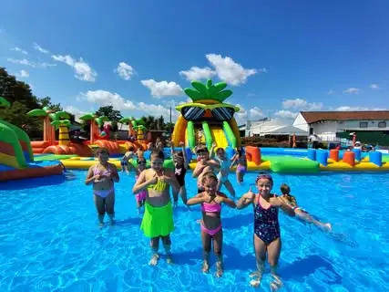 Jutro ostatnia szansa na wodną zabawę w Pirackim Parku Rozrywki – jedno miejsce wolne!