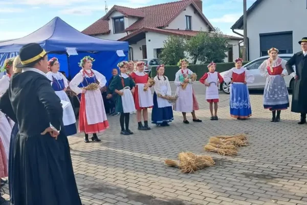 Dożynki w Kawczu: tradycja, obrzędy i wspólnota