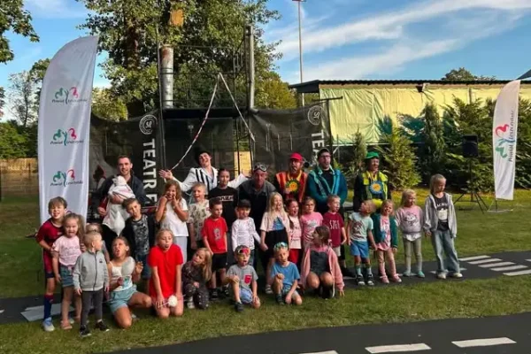 Ekologiczny spektakl „Ekoplemię” zachwycił dzieci we Włoszakowicach