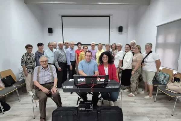 Nowy instrument klawiszowy Yamaha dla zespołu „Bojanovia”