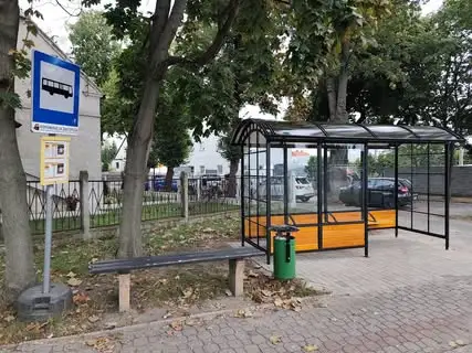 Nowy przystanek autobusowy w Bojanowie na skrzyżowaniu Dworcowej i Kolejowej