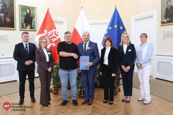 Umowa podpisana – nowoczesne boisko i strefa rekreacji powstaną w Boszkowie