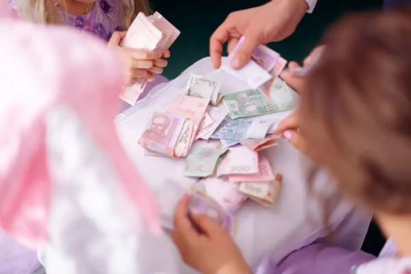 „Poznaj Finanse” – Ministerstwo Finansów udostępnia bezpłatne materiały dla szkół podstawowych