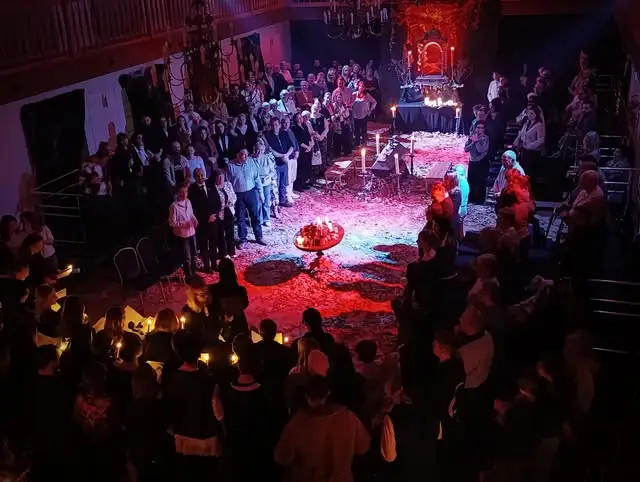 Dziady w wykonaniu mieszkańców Włoszakowic – magia teatru i wspólne czytanie