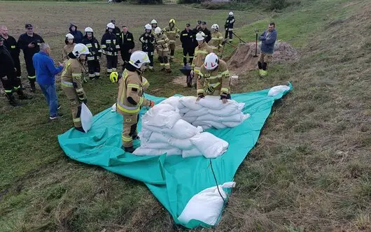 Jutrosin: ćwiczenia służb w scenariuszu przerwania wałów przeciwpowodziowych